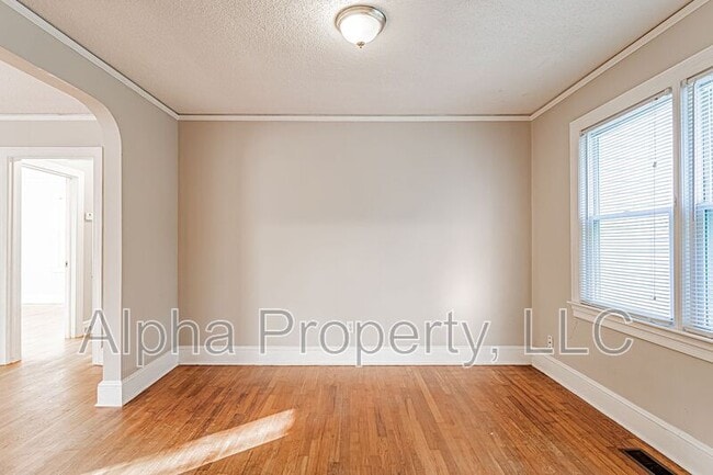Building Photo - 102 Harvard Dr