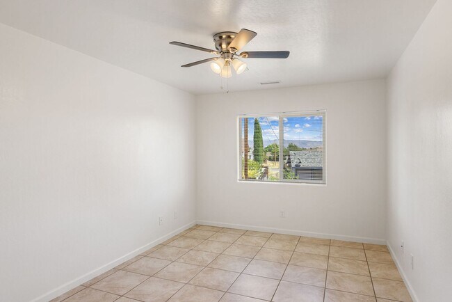 Building Photo - 4441 N Miner Rd