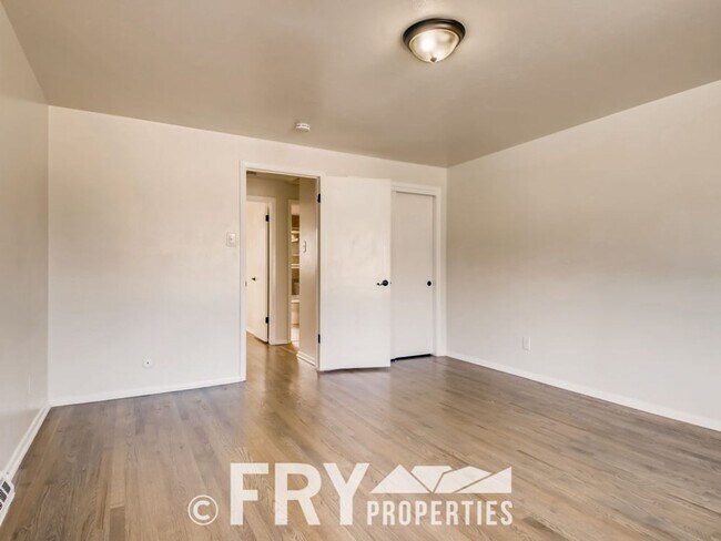 Building Photo - Beautifully remodeled 3-bedroom, 2.5-bath duplex in Wheat Ridge