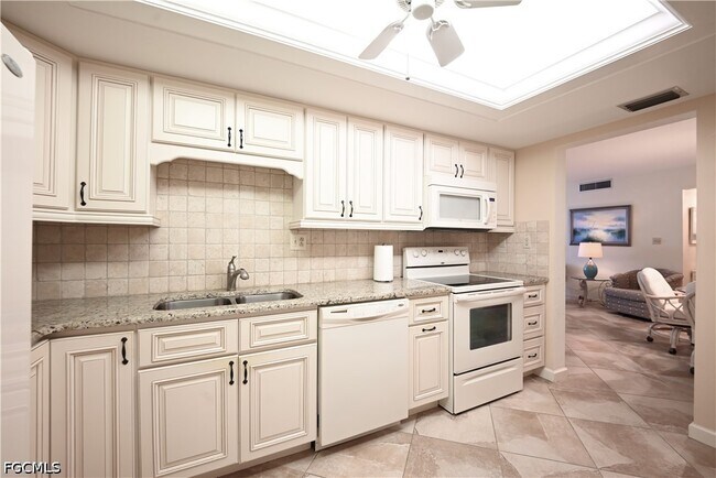 Building Photo - 7146 Estero Blvd