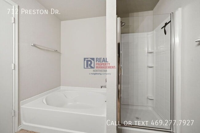 Building Photo - 712 Preston Dr