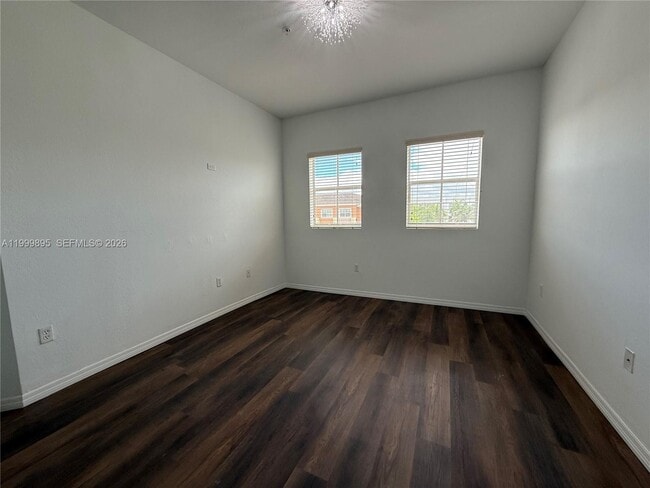 Building Photo - 8800 NW 107 Ct