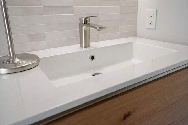 Building Photo - 60 SW 13th St