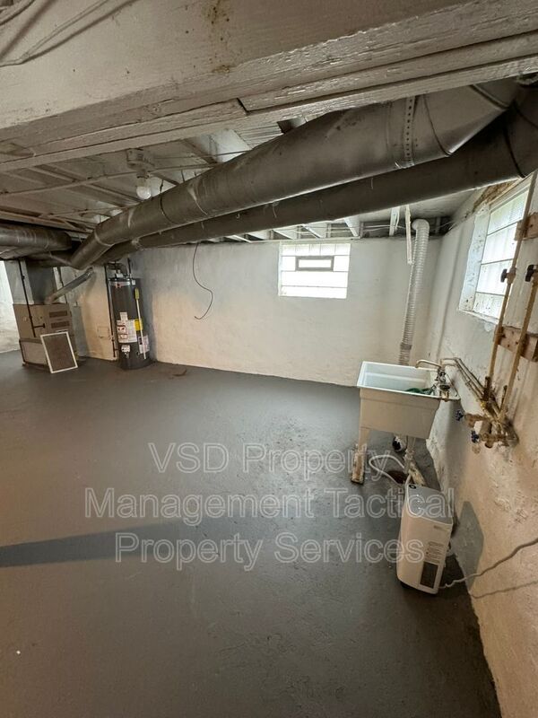 Building Photo - 12713 Rexwood Ave