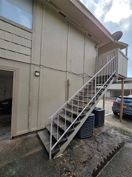 Building Photo - 5628 Birchmont Dr