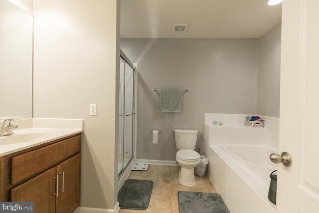Building Photo - 155 Schramm Lp