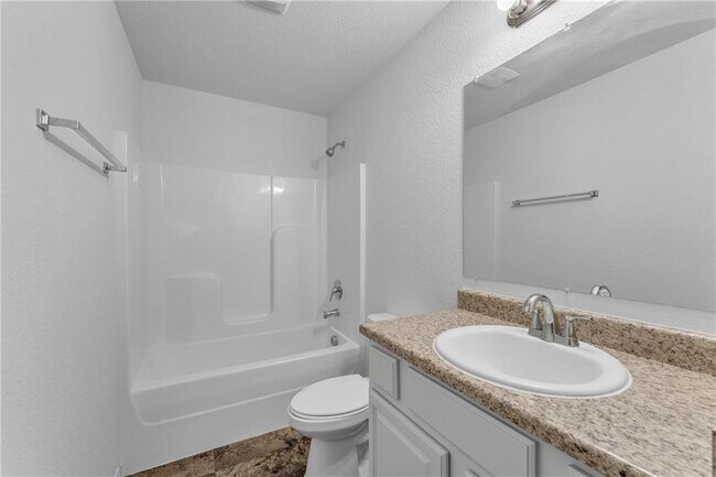 Building Photo - 4404 SW Gallatine Ave