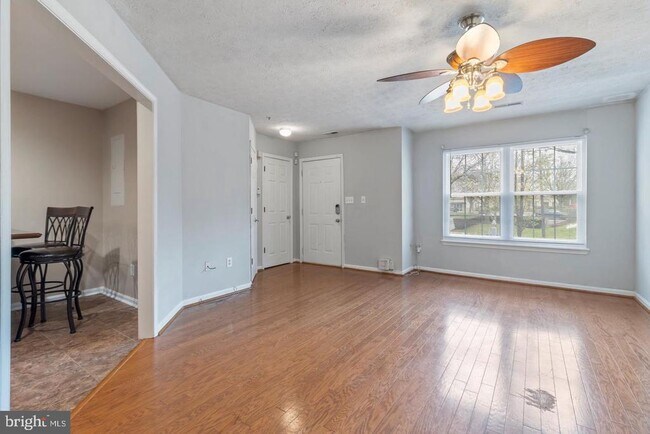 Building Photo - 8926 Mallard Ct