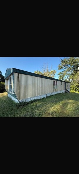 Building Photo - 615 S Bell St