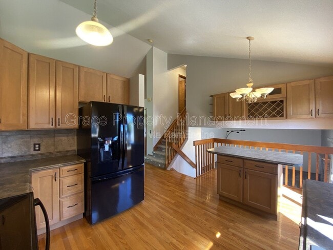 Building Photo - 13052 Grape Ct