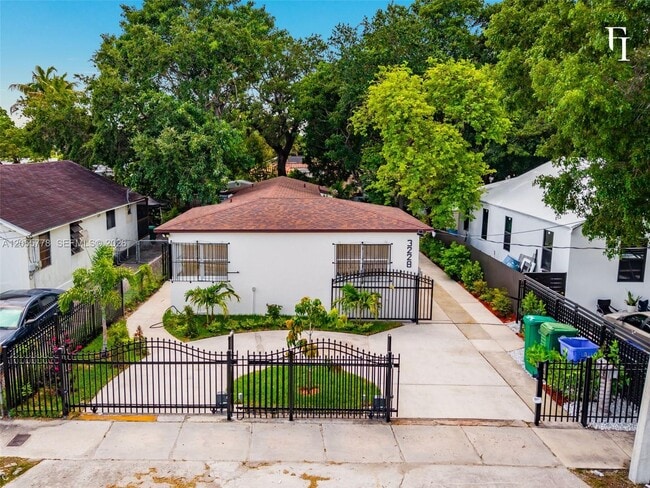 Building Photo - 3228 NW 11th Ave