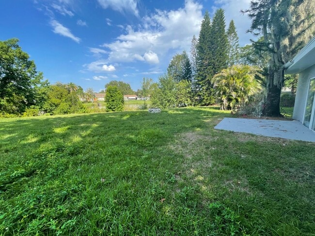 Building Photo - UPDATED 2/1 Home Available now!