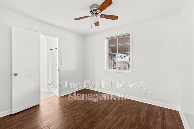 Building Photo - 620 Annie Laura Dr