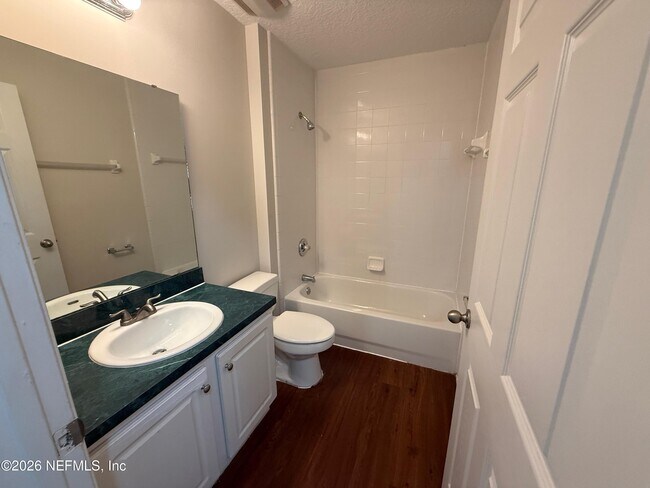 Building Photo - 5550 Oak Crossing Dr