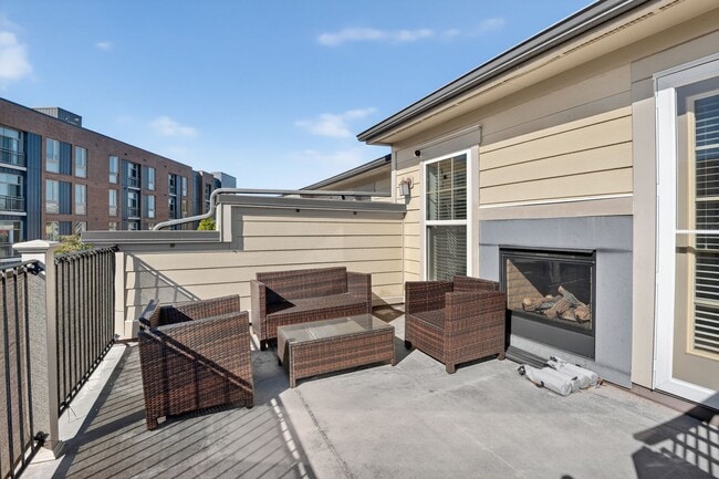 Building Photo - 7902 Yellowstone Way