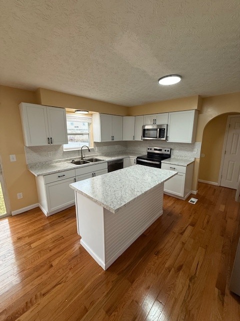 Building Photo - 3221 Kings Realm Ave