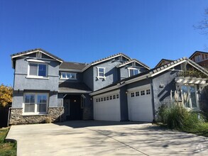 Building Photo - 4 Bed, 3.5 Bath Antioch Home with Loft