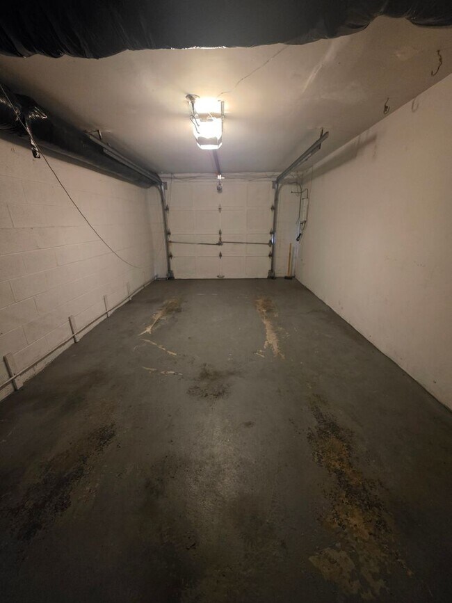 Building Photo - Green Valley Community off Kirkwood Highway