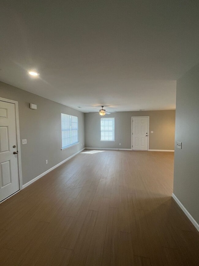 Building Photo - 492 State Rd S-42-2289