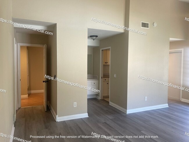 Building Photo - Nice House For Rent