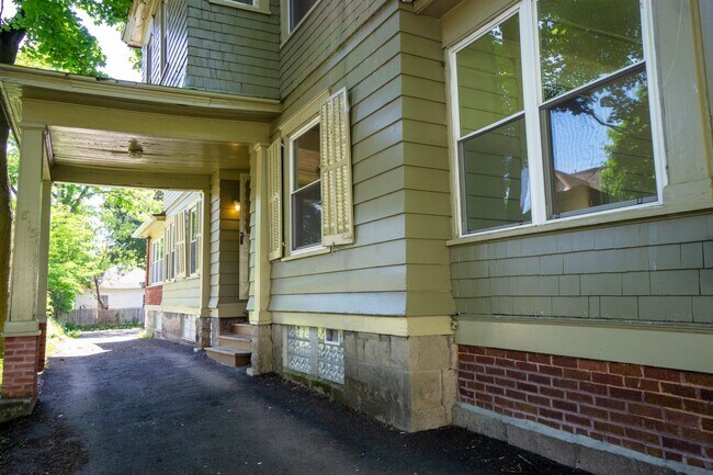 Building Photo - 815 Maryland Ave