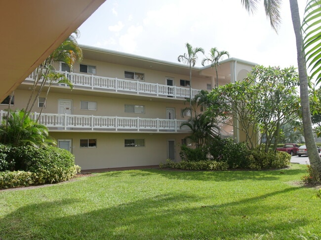 Building Photo - 2769 Garden Dr S