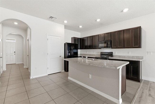 Building Photo - 424 Newmont Cir