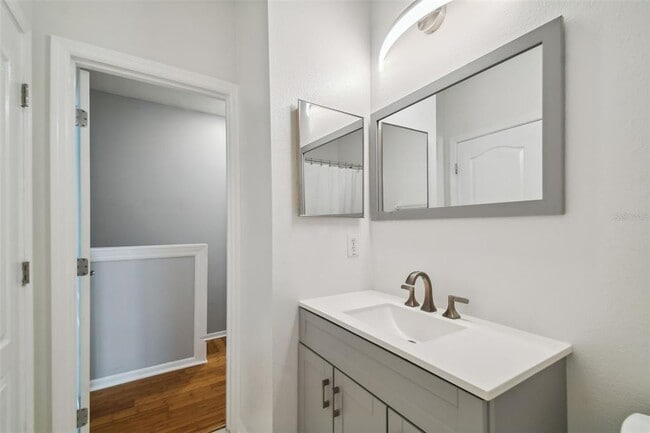 Building Photo - 3183 Bayshore Oaks Dr