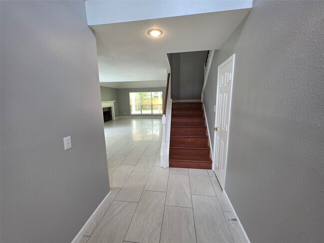 Building Photo - 19 Evening Song Ct