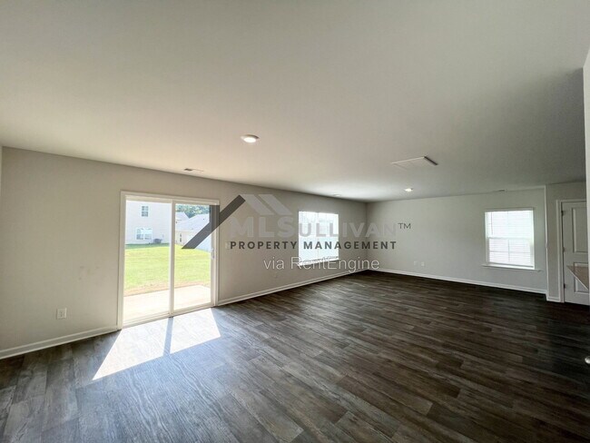Building Photo - 2932 Egert Dr