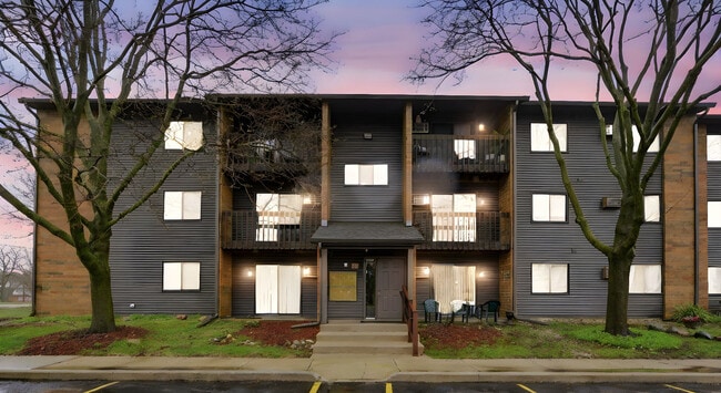 Building Photo - 627 S Virginia Rd