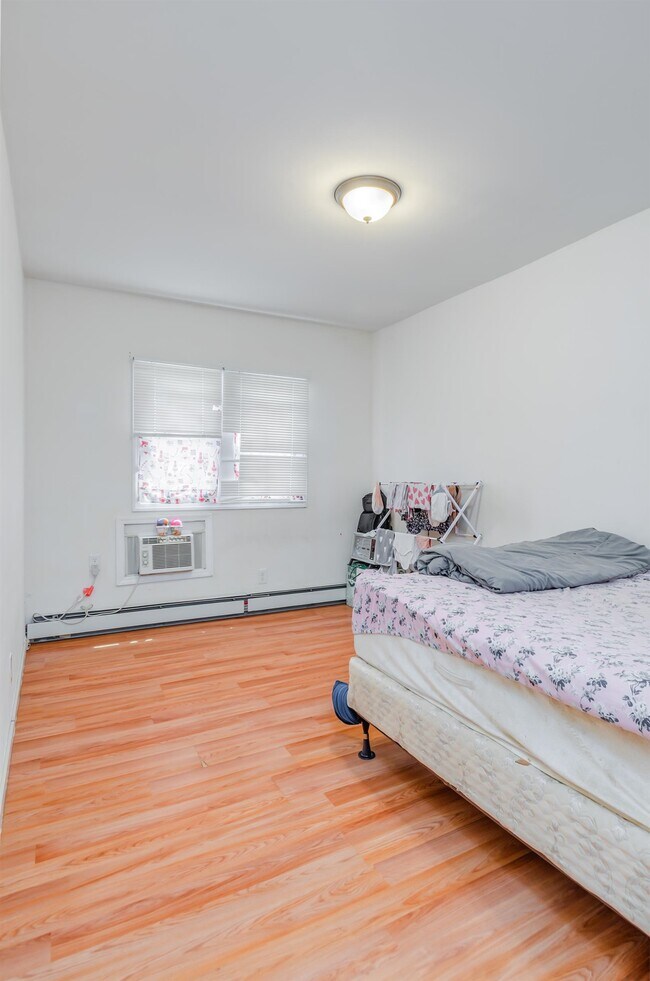 Building Photo - 77 Wallis Ave