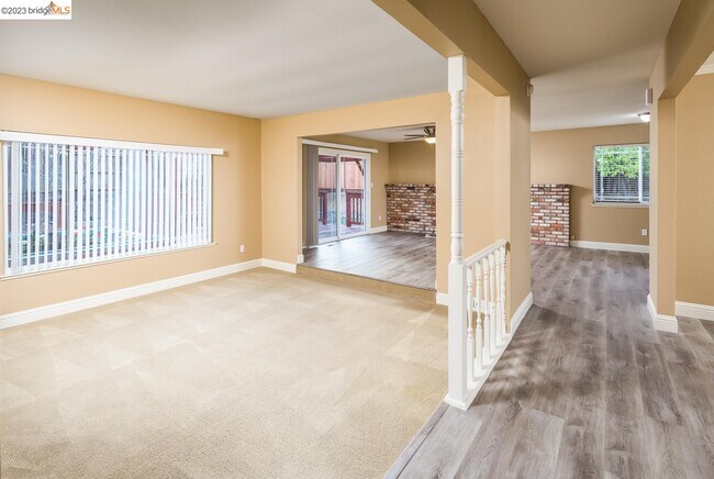 Building Photo - 304 Cabrillo Pl