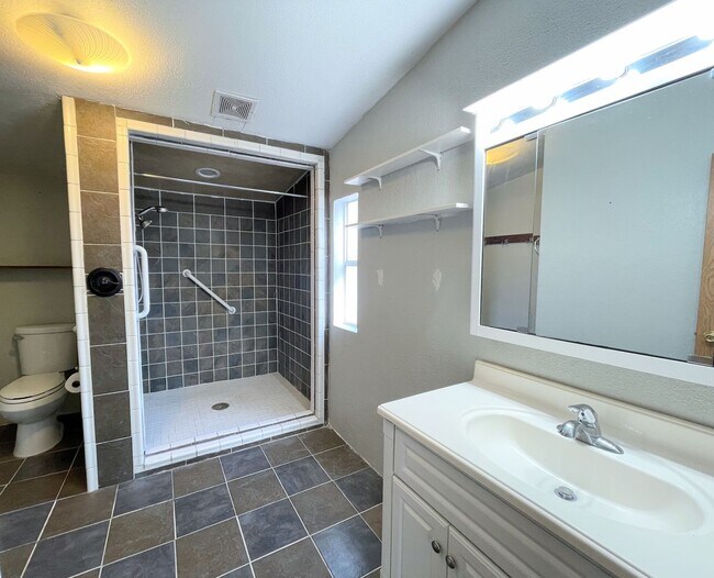 Building Photo - 3 Bed 2 Bath in Quiet Rural Setting