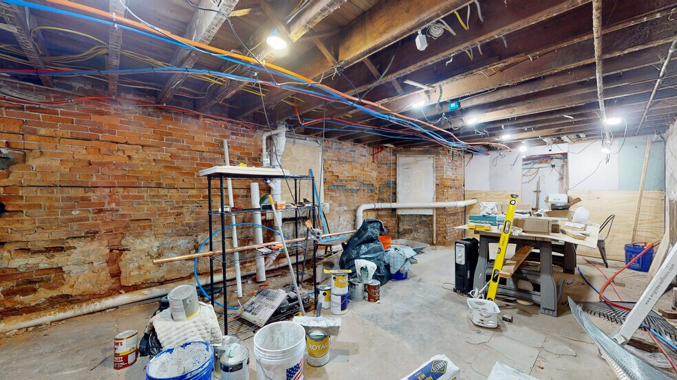 Building Photo - 203 S Metropolitan Ave