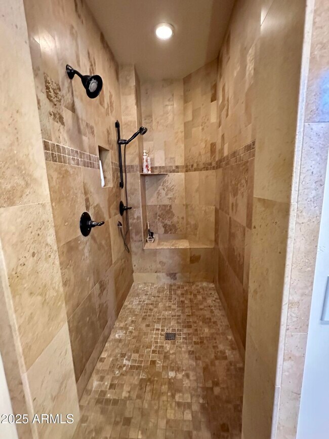 Building Photo - 5711 W Linda Ln