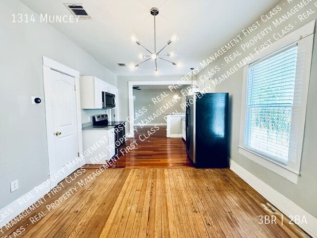 Building Photo - 1314 Muncey-