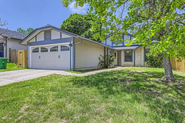 Building Photo - Ready for Move In!