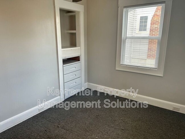 Building Photo - 501 Sherwood Ave