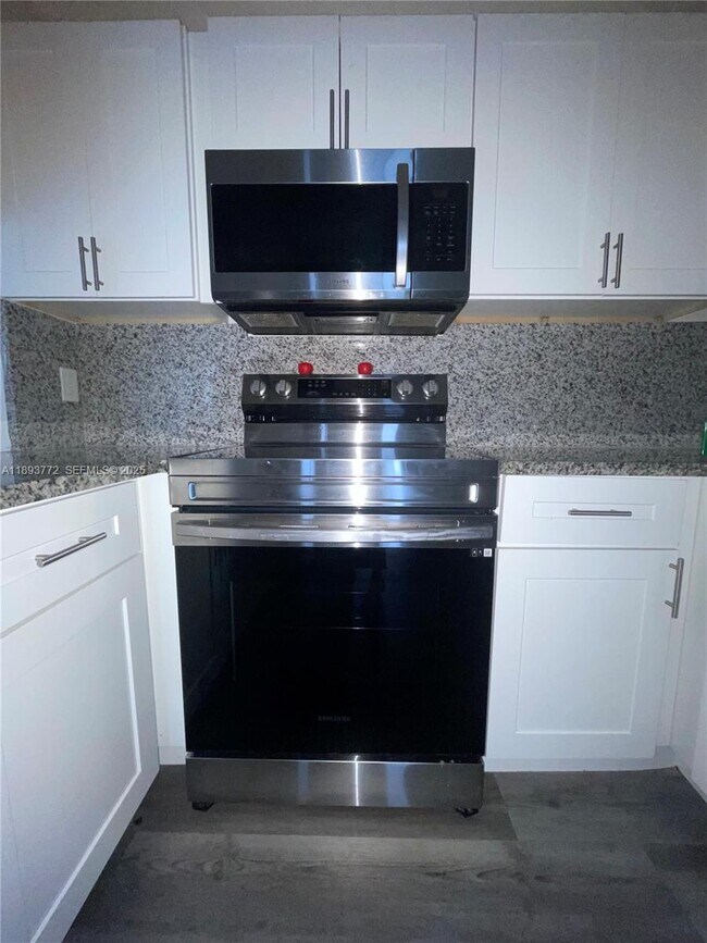 Building Photo - 4300 Landar Dr