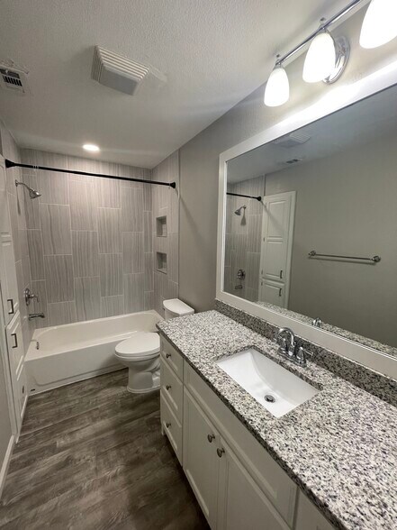 Building Photo - 3924 Waterford Way