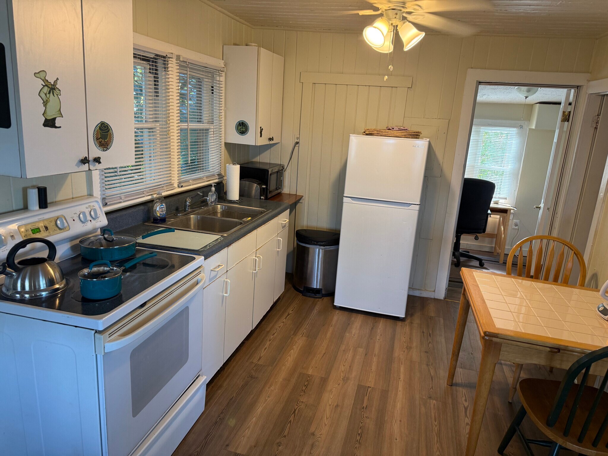 Building Photo - 4410 NE Indian River Dr