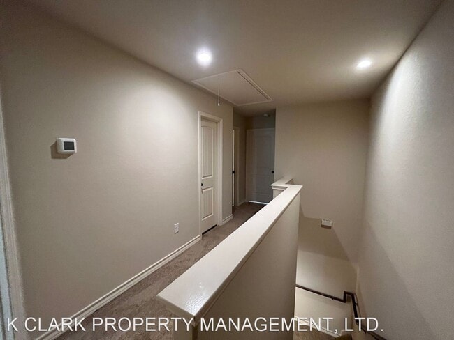 Building Photo - 3 br, 2.5 bath House - 6019 KARLY WAY #103