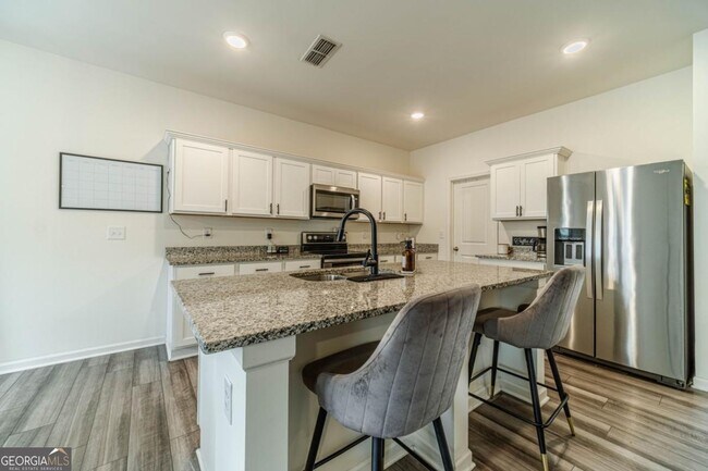 Building Photo - 222 Knightsbridge Ln