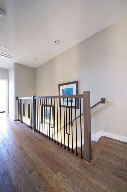 Building Photo - 5817 E Post Oak Ln