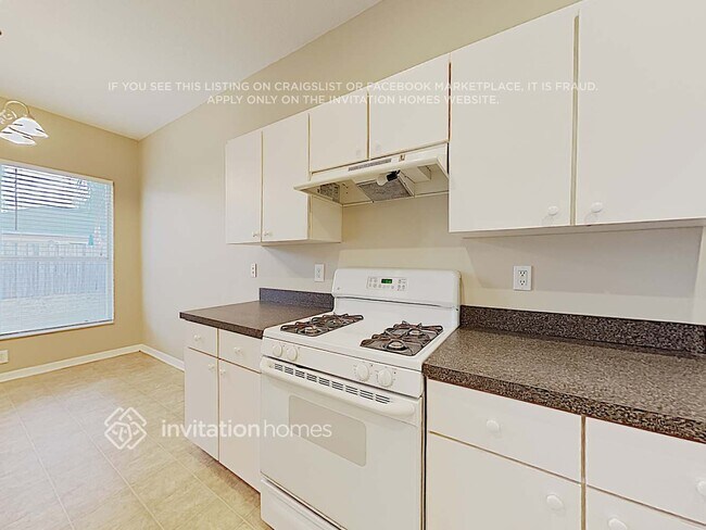 Building Photo - 24931 Vintage Ct
