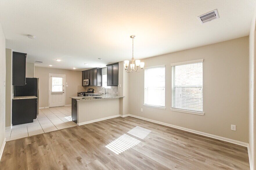 Building Photo - 5119 Gulf Stream Ln