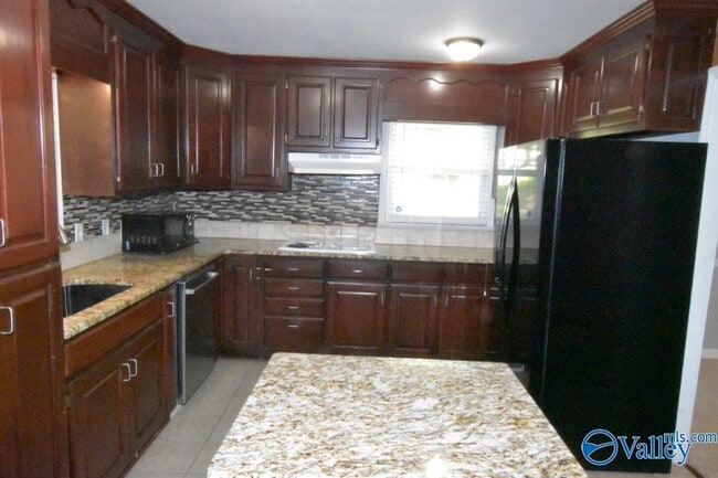 Building Photo - 4624 Daugette Dr NW