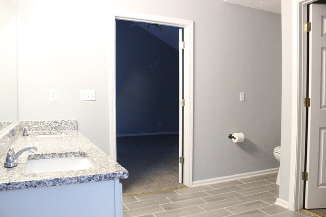 Building Photo - 2266 Charleston Pointe SE