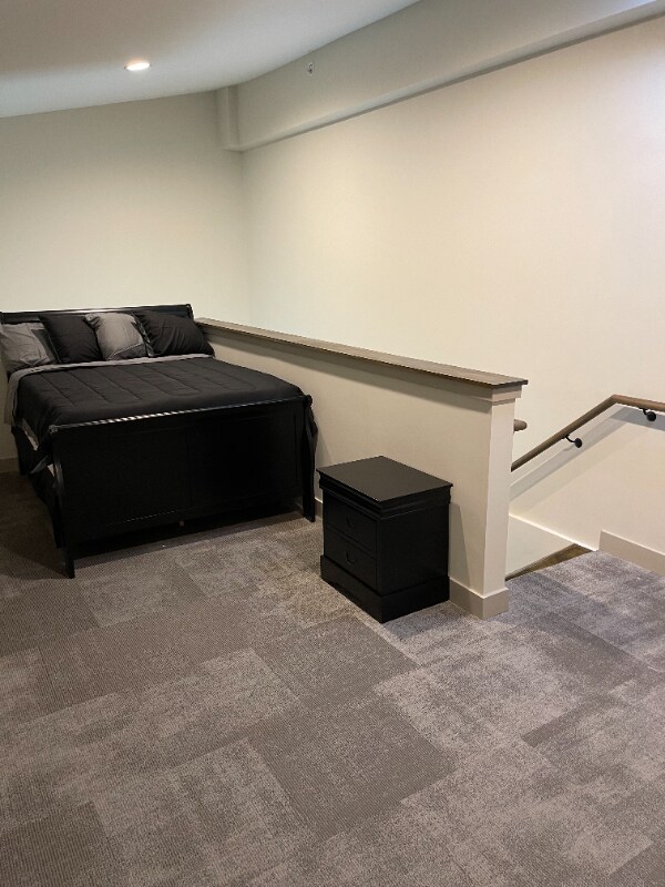 Building Photo - 1417 W9th St